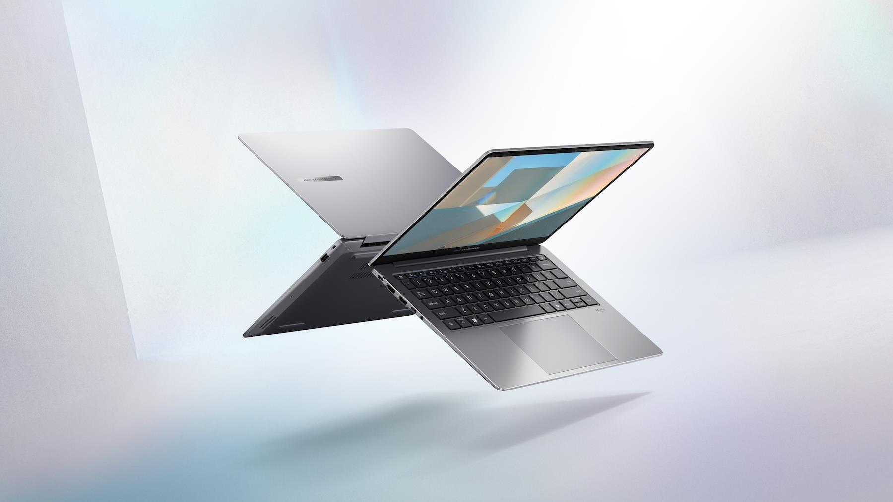 全能AI智慧「ASUS ExpertBook P5 (P5405CSA)」預計11月中下旬全通路開賣，即日起獨家搶先於momo雙11檔期開放預購。