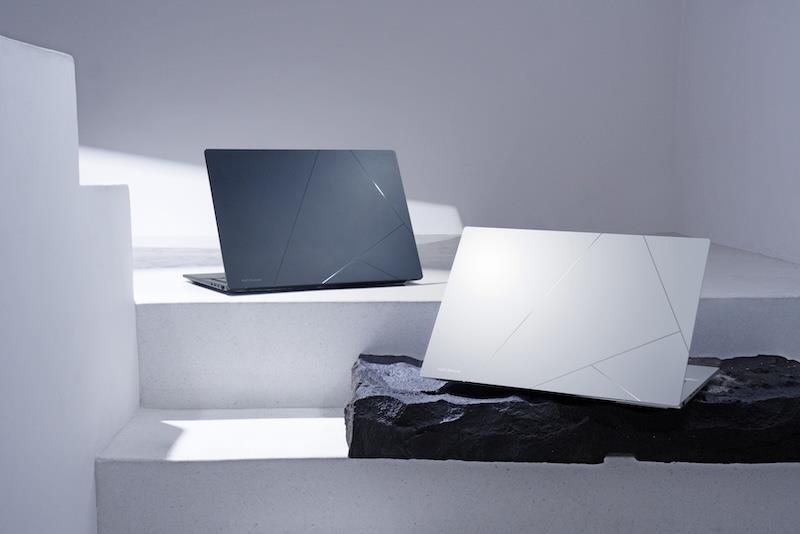 Zenbook 14 OLED AI筆電，機身採用堅固的全金屬設計，紳士藍、白霧銀兩款典雅配色更顯質感。